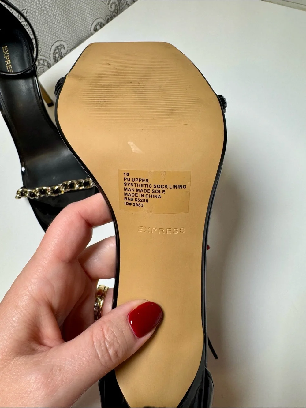 Express chic black